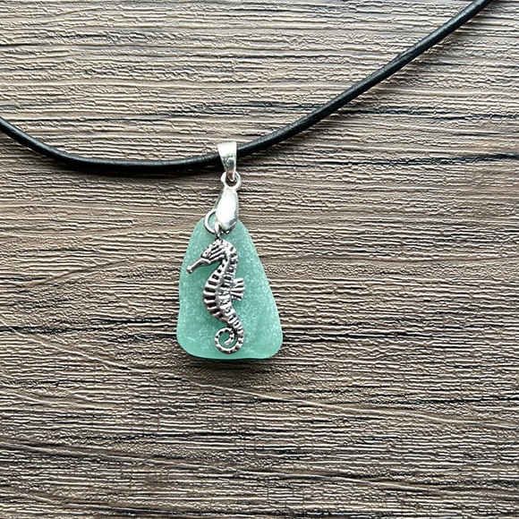 Worn Once - Hand Crafted Seahorse Pendant and Earrings Set! - Picture 4 of 11